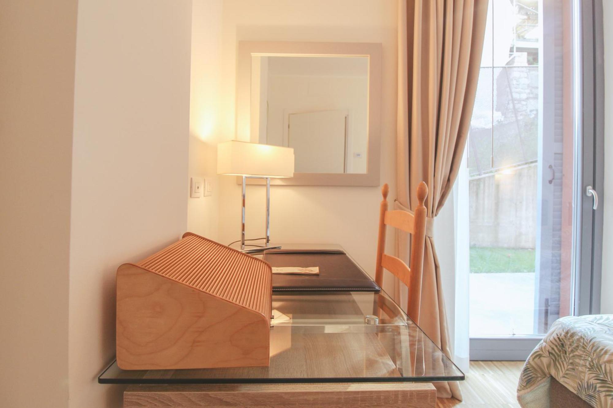 Residenza I Melograni - Suite Domaso Oda fotoğraf